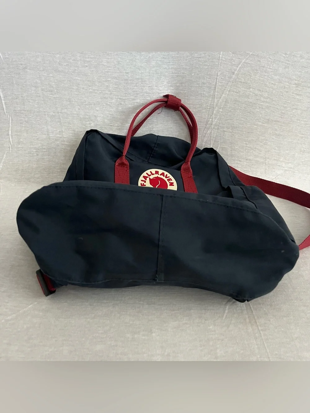 Classic Fjallraven Kanken Navy Backpack with Maroon Handles